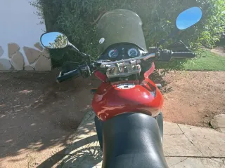 BMW F 650 Funduro Monocilíndrica