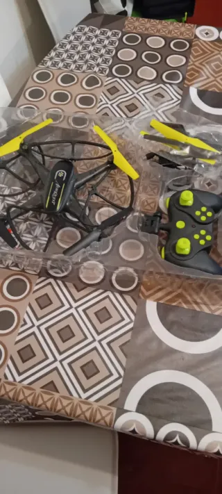 Drone Aeroquest con mando