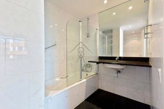 Piso en alquiler en Les Tres Torres en Barcelona