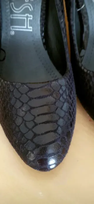 Zapatos de salón tacón aguja Refresh negros