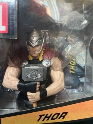 Figuras Marvel Thor y Capitán América Altaya