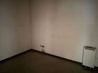 Local comercial en venta en Linares