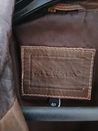 Chaqueta de piel marrón