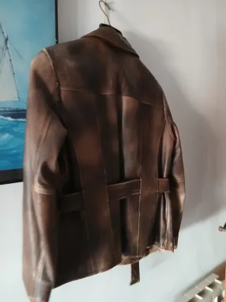 Chaqueta de piel marrón