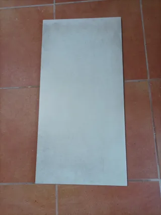 Azulejos de cerámica color beis