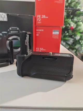 Sony a7 II Cámara + Lentes FE 28mm F2 y 50mm F1.8