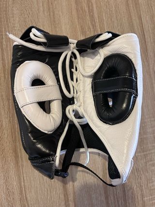 Casco Boxeo Winning Blanco y Negro