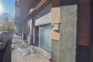 Local comercial en venta en Cervantes en Granada