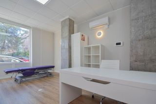 Local comercial en venta en Cervantes en Granada