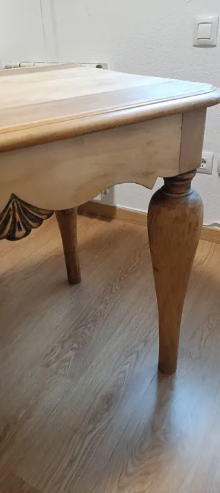 Mesa de comedor de nogal macizo