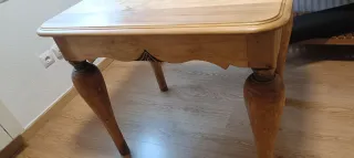 Mesa de comedor de nogal macizo