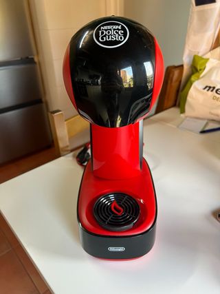 Cafetera Dolce Gusto Roja y Negra