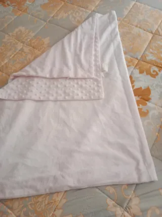 Mantita bebé rosa mimoso