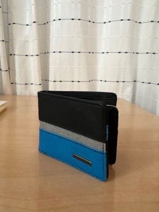 Cartera hombre negra y azul