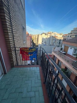Piso en venta en El Camp de l'Arpa del Clot en Barcelona