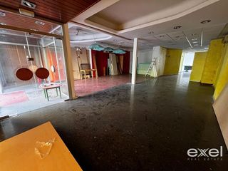 Local comercial en venta en Centre en Cornellà de Llobregat