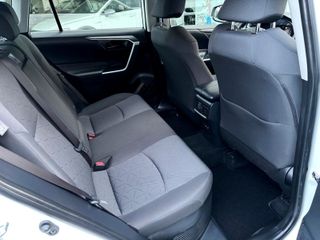 Toyota Rav4 2.5l 220H Business 4WD