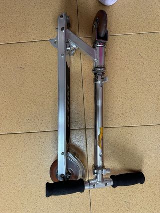 Patinete de hierro plegable