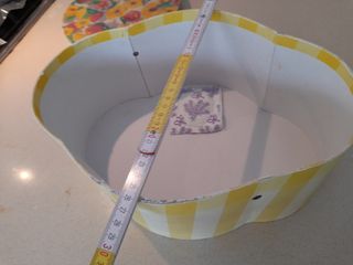 Scatola a forma di cuore floreale