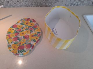 Scatola a forma di cuore floreale