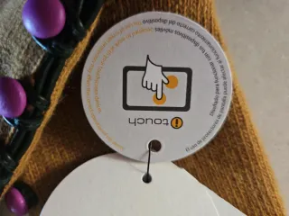 Guantes de Cachemira Mostaza con Botones Morados