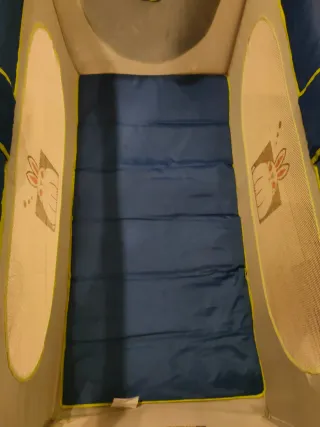 Cuna de viaje plegable