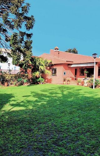 Chalet en venta en La Granja-La Colina-Los Pastores en Algeciras