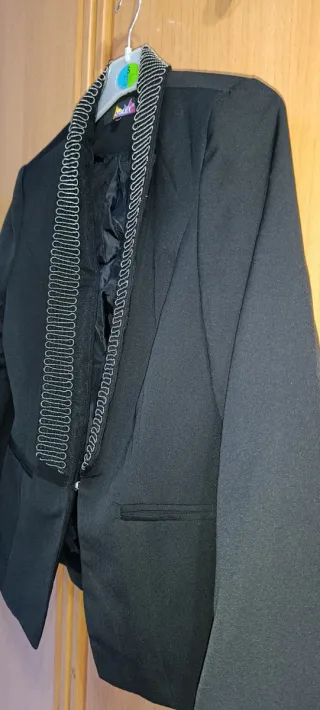 Americana Osley Talla M/38 Negra