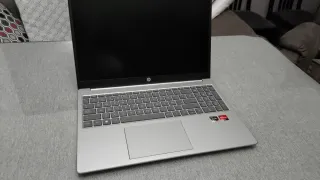 Portátil HP Ryzen 5 • 16GB RAM • 1TB SSD