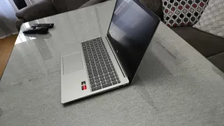 Portátil HP Ryzen 5 • 16GB RAM • 1TB SSD