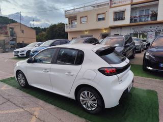 Peugeot 208 2021