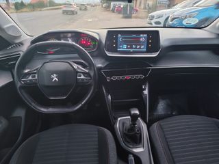 Peugeot 208 2021