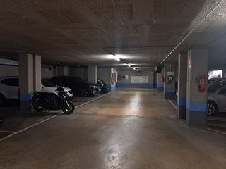 Garaje en venta en La Font de la Guatlla en Barcelona