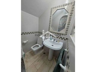 Casa adosada en venta en Lucena