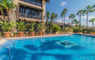 Casa adosada en venta en Nueva Andalucía centro en Marbella