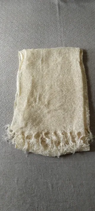 Pañuelo de cuello beige dorado