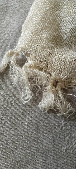 Pañuelo de cuello beige dorado