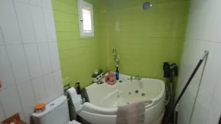 Jacuzzi Blanco y Verde