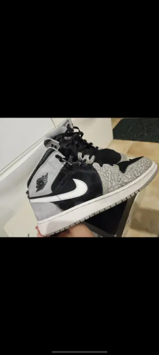 Scarpe Jordan Mid Nere Grigie