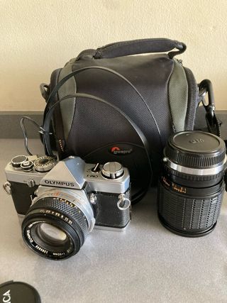Olympus OM1 Cámara Analógica + Lente Yashica