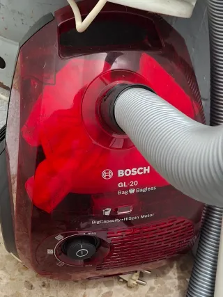 Aspiradora Bosch GL-20 Bagless Roja