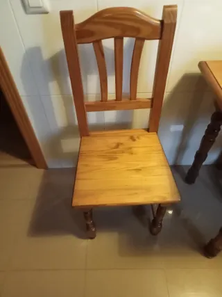 Sillas de pino barnizadas (3 unidades)