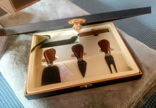 Set formaggi con 4 utensili