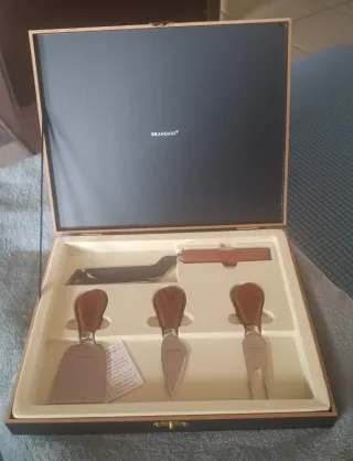 Set formaggi con 4 utensili