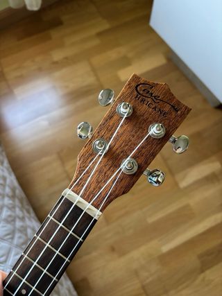 Ukelele Hricrane Concierto 23” + Accesorios