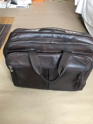 Maletín ejecutivo piel troley viaje