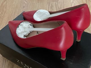 Zapatos de tacón rojos talla 36