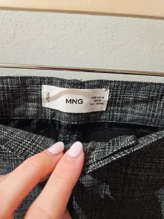 Falda corta Mango gris y negra