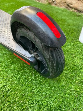 Patinete eléctrico Ninebot Segway seminuevo. Caja