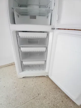 Nevera Indesit Blanca